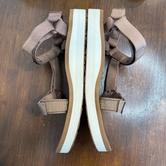 TEVA Original Universal Strap Women’s Sandals Size 10 Brown Outdoors Hiking - Picture 4 of 8